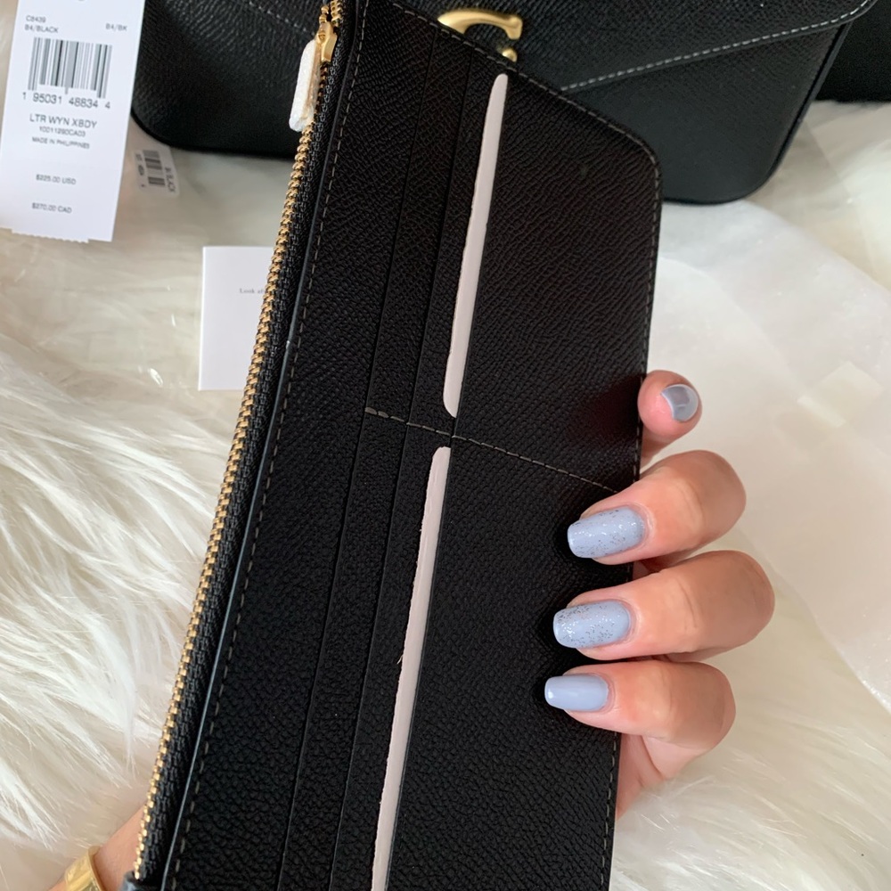 BNWT COACH BLK Wyn Crossbody Bag🖤🧡
Brand New / Giftable Condition w/ pap… - Picture 15 of 16